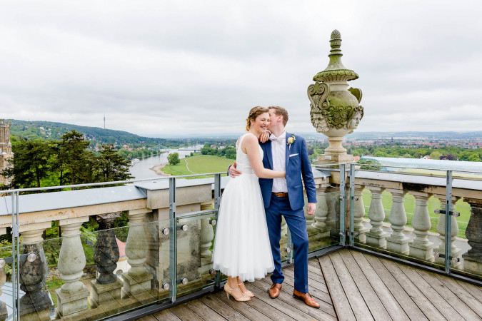 Eine kleine aber feine Hochzeit in Dresden. Standesamt Goetheallee und Fotos im Lingner Schloss