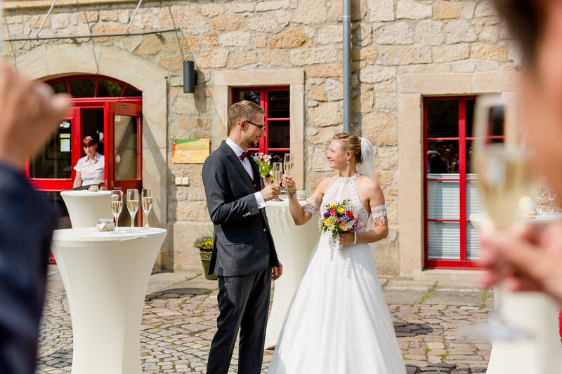 Jugendgästehaus Pirna Liebethal – Brautpaar Sektempfang