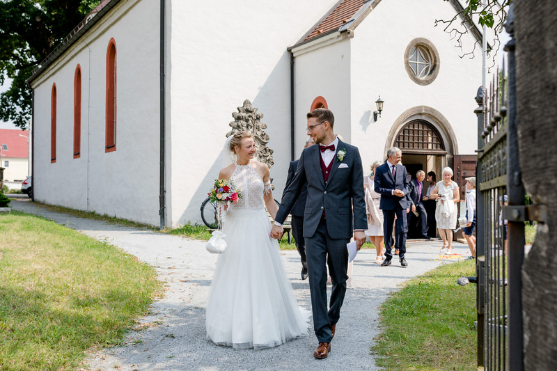 Jugendgästehaus Pirna Liebethal – Brautpaar Auszug Kirche