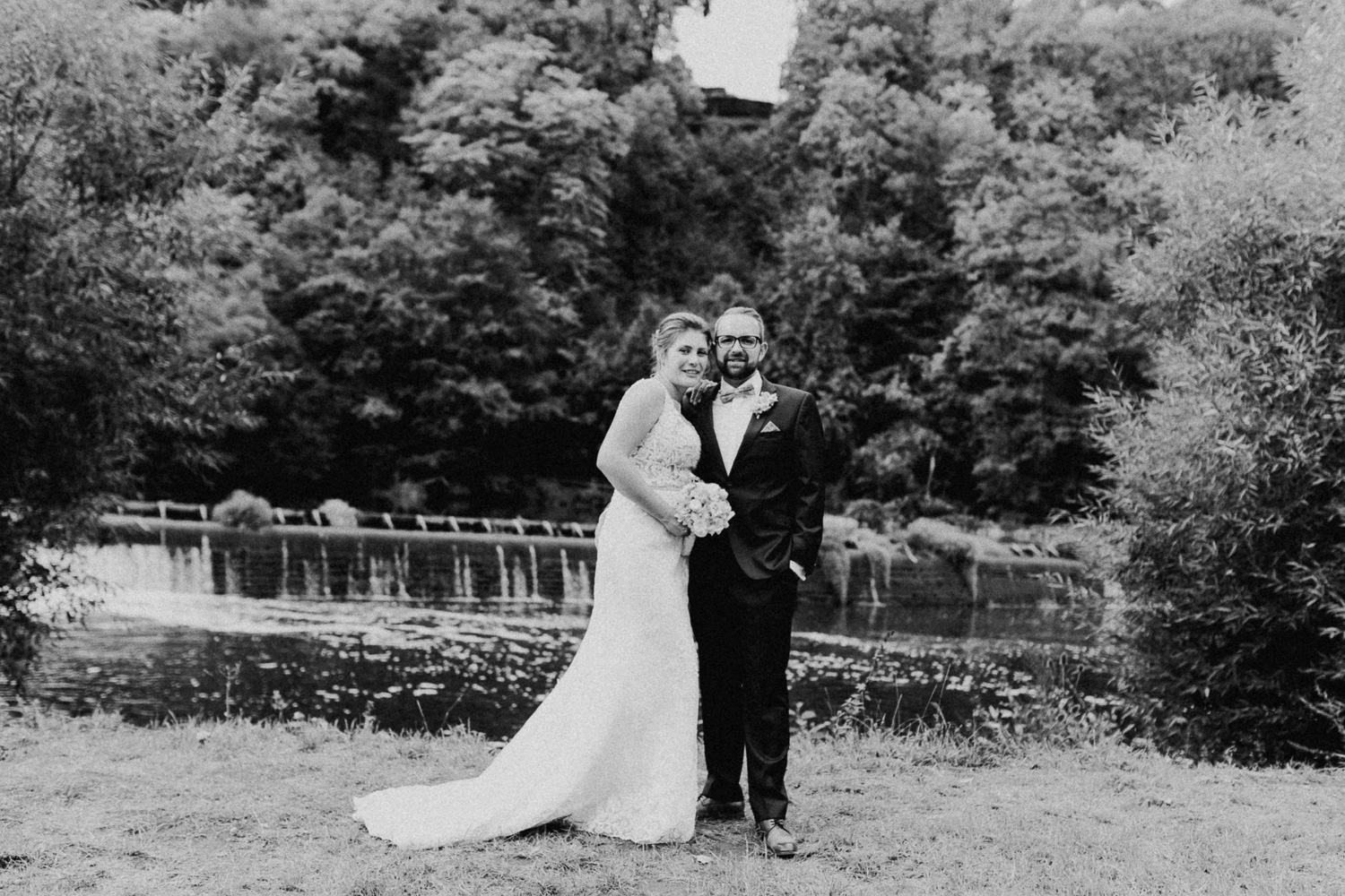 Hochzeitsfotograf Chemnitz Hochzeitsfotograf Chemnitz - Schwarz Weiß Hochzeitspaar