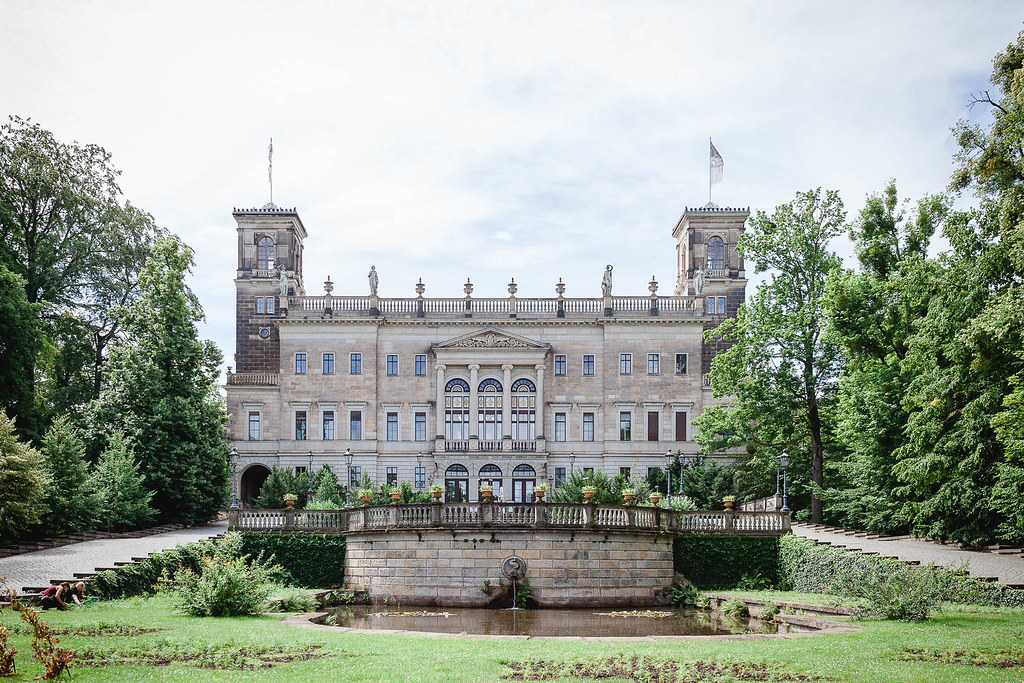 Hochzeitsfotograf Schloss Albrechtsberg Dresden - Blick auf das Schloss